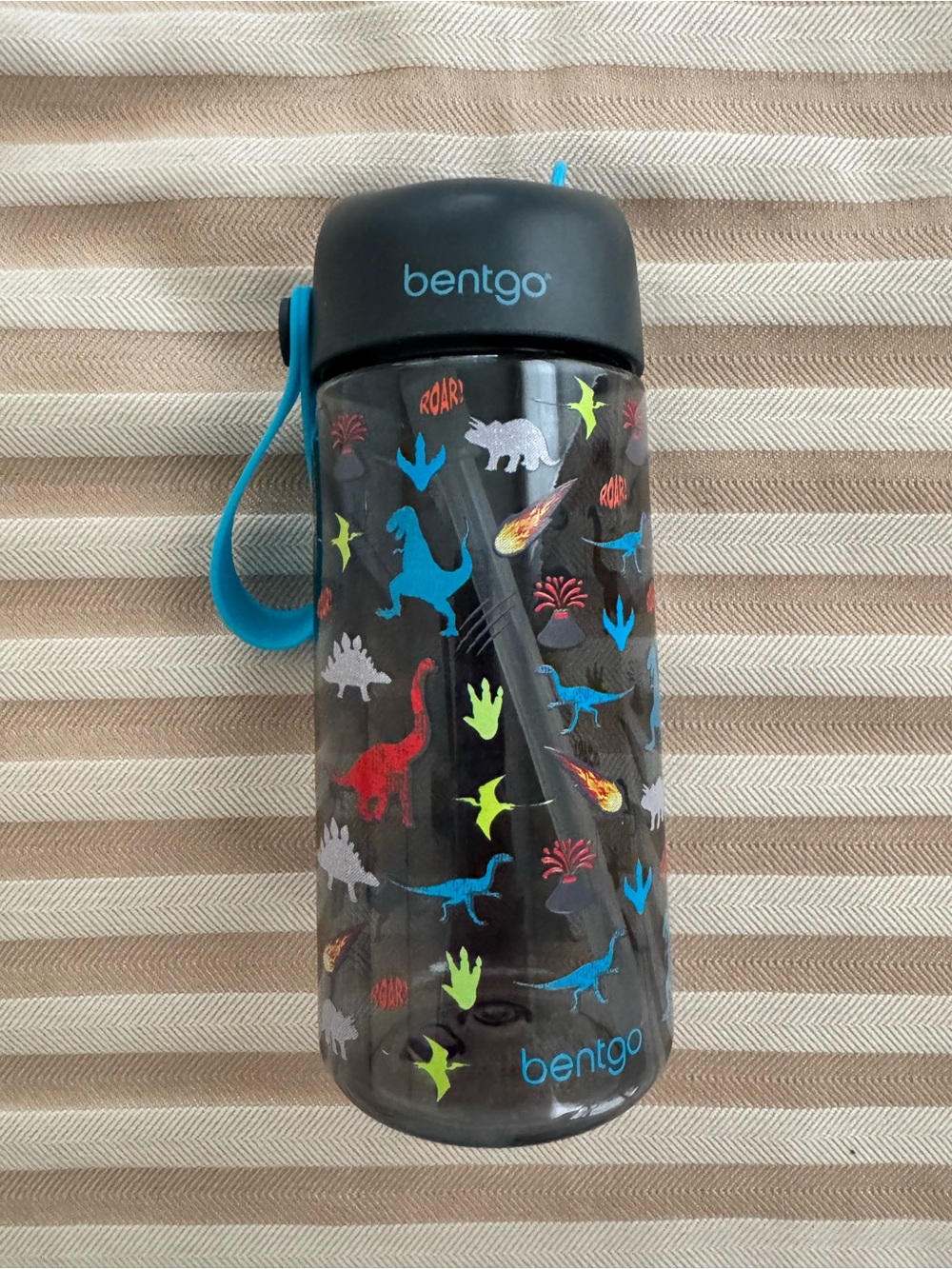 NWOT! Bentgo Kids Dino Water Bottle in Black with Blue Strap